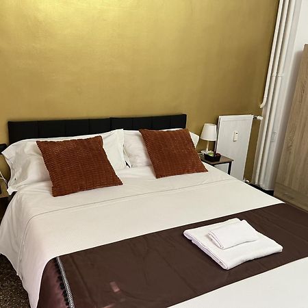 Genova Gold Rooms Eksteriør bilde