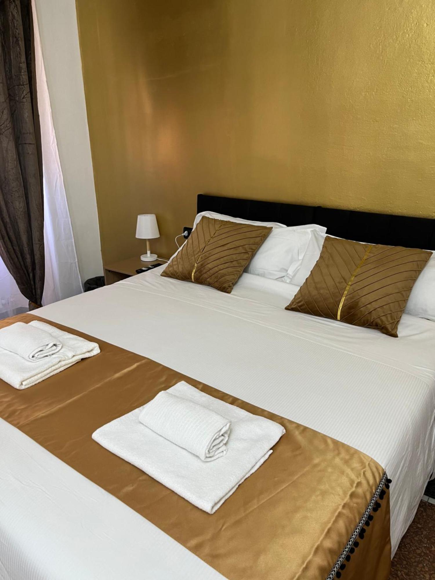 Genova Gold Rooms Eksteriør bilde