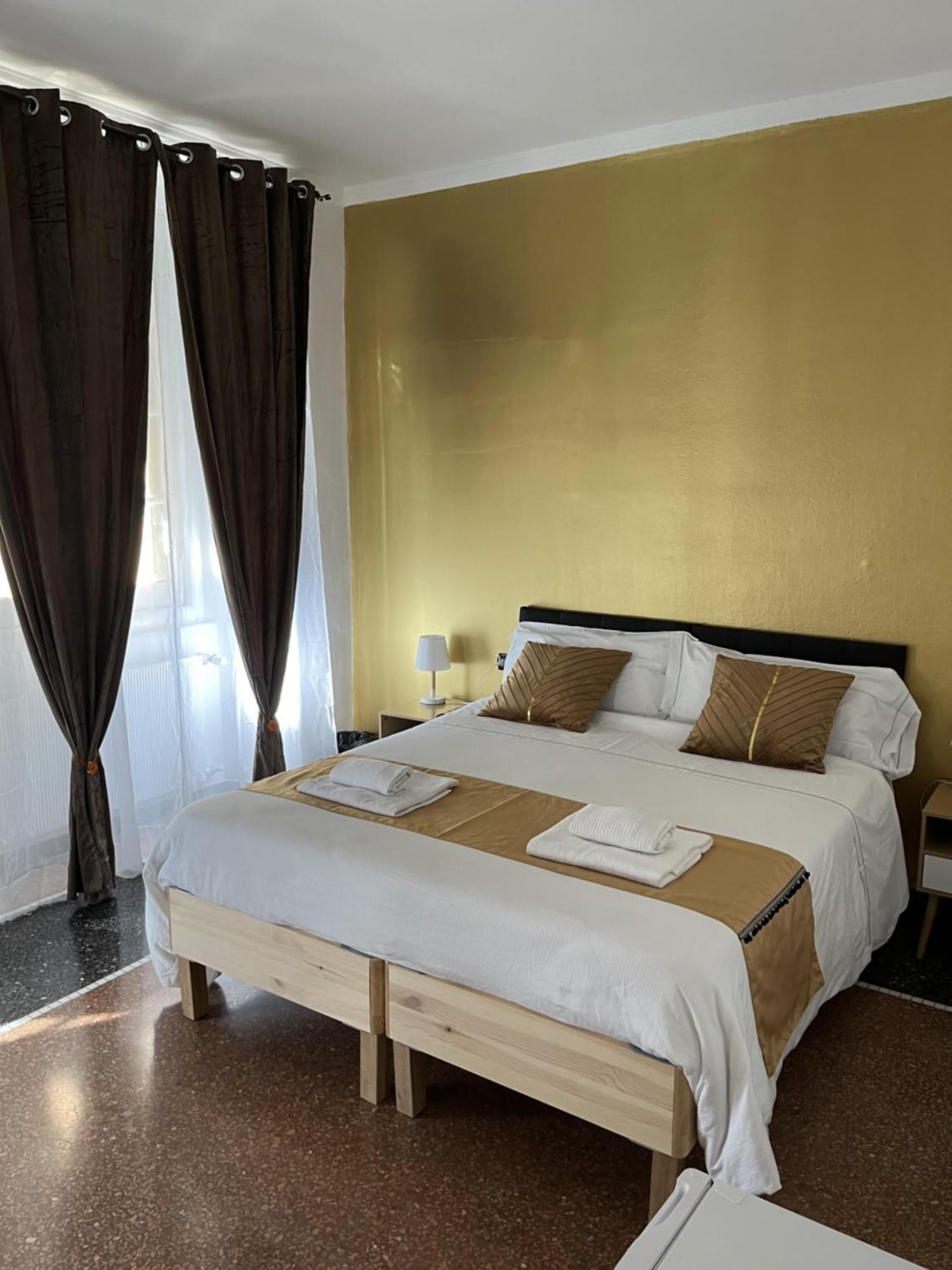 Genova Gold Rooms Eksteriør bilde