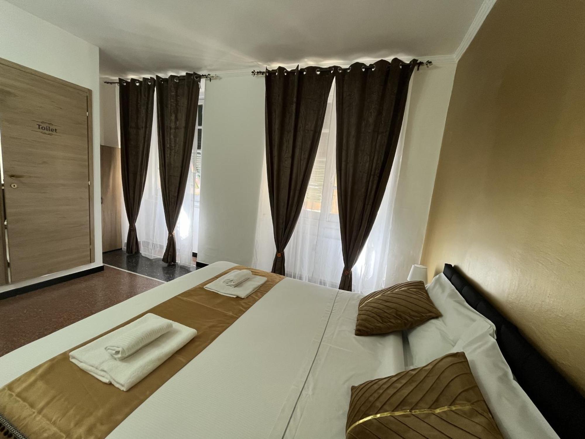 Genova Gold Rooms Eksteriør bilde